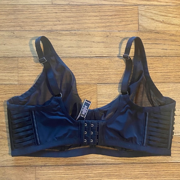 Victoria’s Secret Luxe Lingerie Black Plunge Mesh Bra, SZ 36DD - Picture 6 of 7